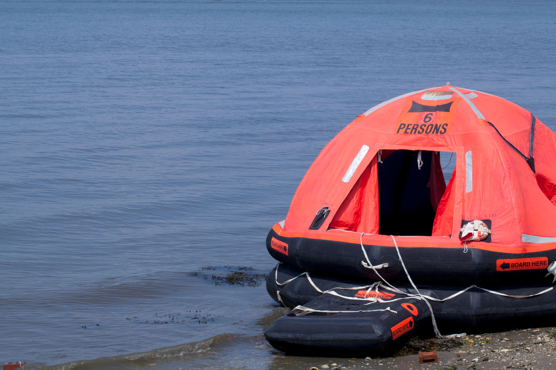 Inflatable 6 Person Life-raft